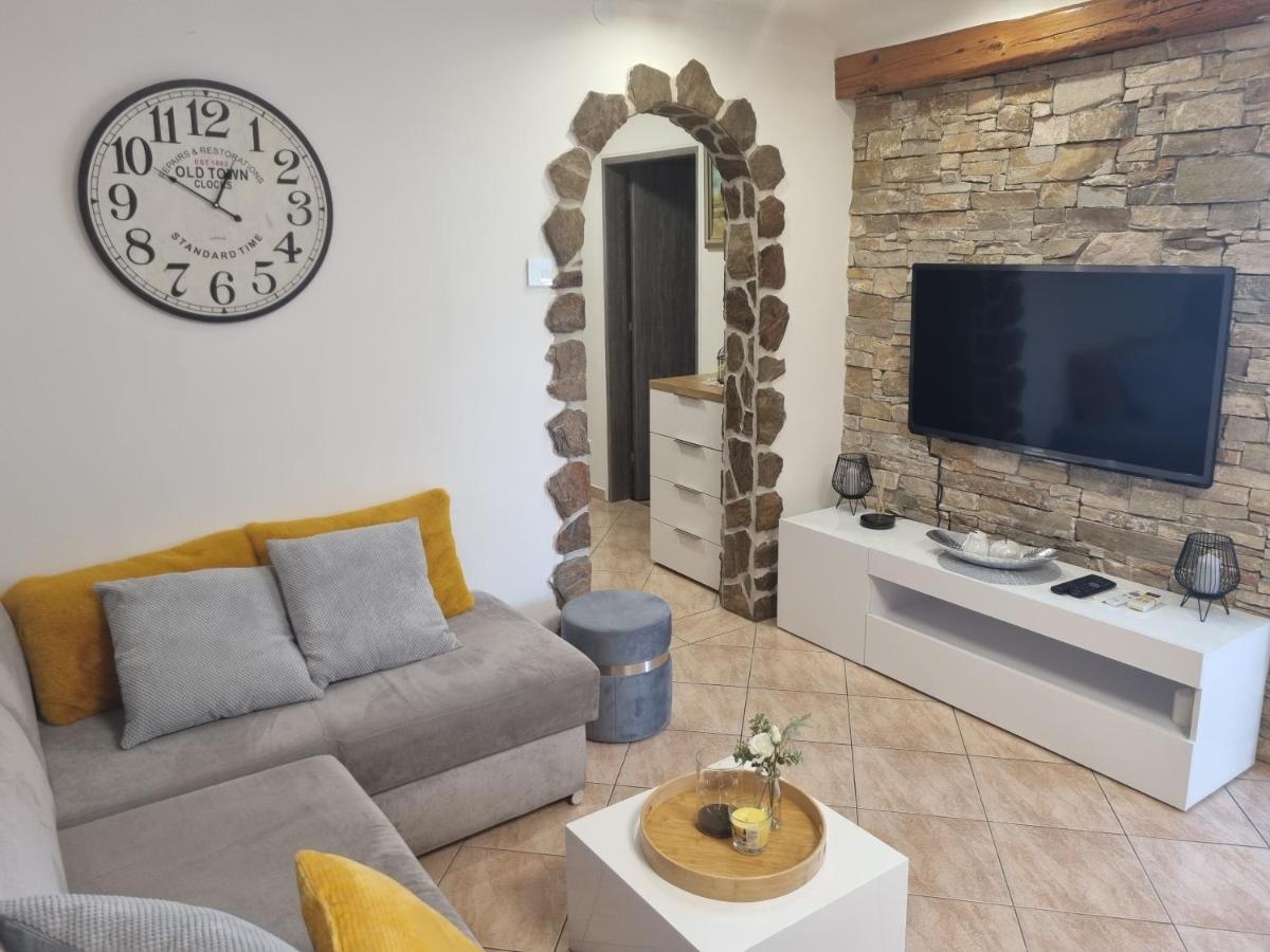 Apartma Lumas โคเปร์ ภายนอก รูปภาพ